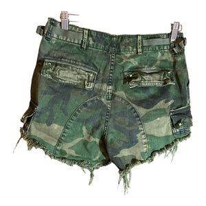 WE THE FREE camp cargo pocket comfort distressed vibrant button fly shorts